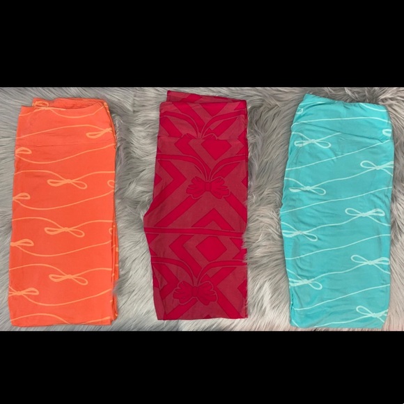 🎀RARE🎀 LuLaRoe Bow Leggings TALL & CURVY $50/Pair - Picture 1 of 4
